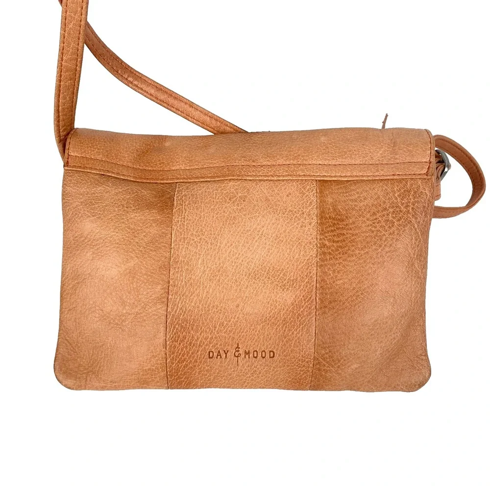 Day & Mood Leather Shoulder Bag Adjustable Strap Salmon Color Pockets Soft Fine!